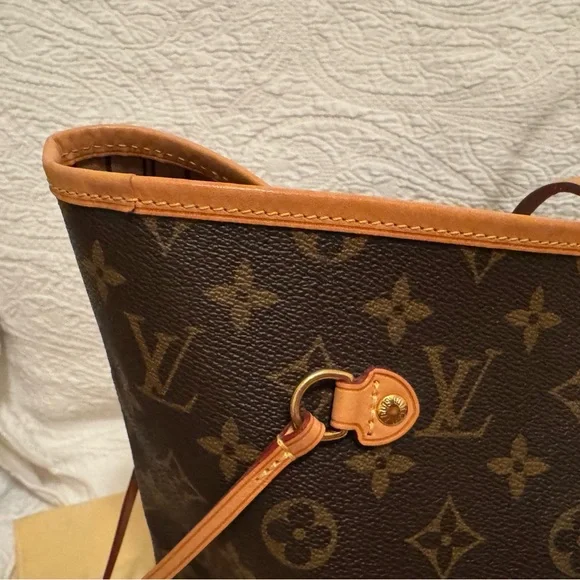 Louis Vuitton Neverfull GM Monogram Tote - Picture 4 of 16